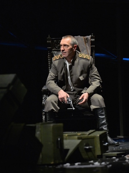 Актер Омской драмы Окунев стал народным артистом России