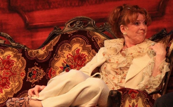 Клара Новикова оценила карасукские лужи