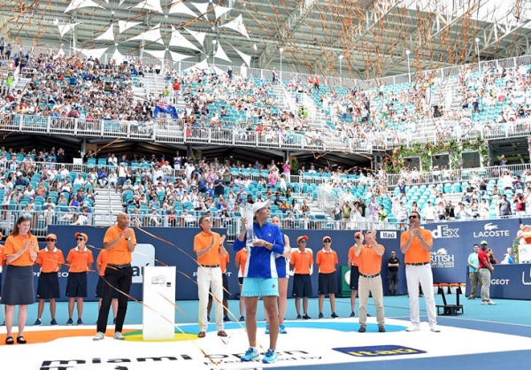 В женском финале Майами было два героя: Барти и большой линейный в золоте