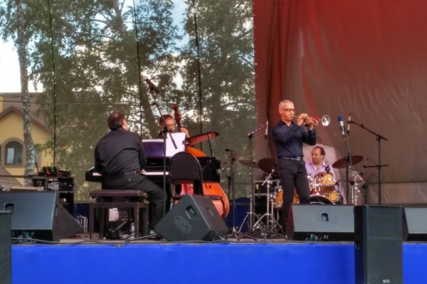 Россияне предпочитают слушать хип-хоп и шансон, а омичи &ndash; джаз