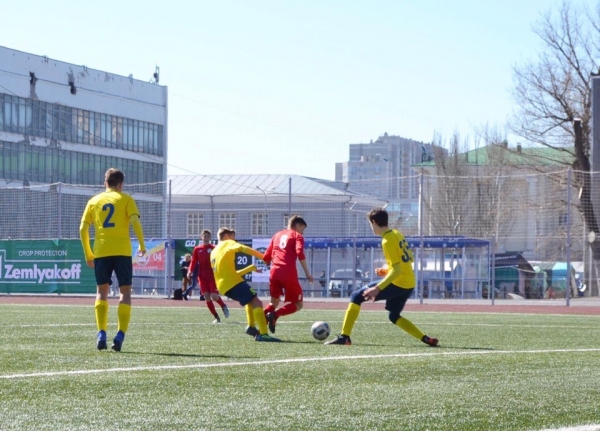 В Ростове стартовал Всероссийский детско-юношеский турнир по футболу памяти В.Д.Нечепуренко 