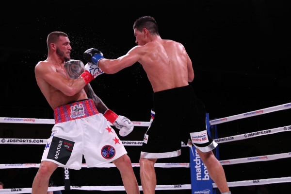 Бивол побил Смита и сохранил титул WBA