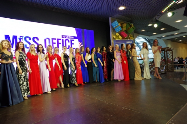 Самых красивых работниц офиса выбрали в Новосибирске