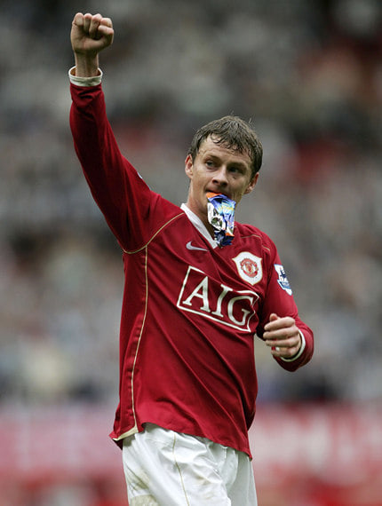 Сульшер не может заехать в свой особняк в пригороде Манчестера – там живет ван Дейк