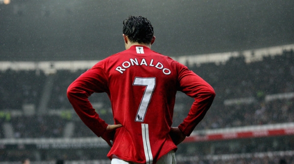 Номера на футболках важнее имен. Игроки берут их в честь кумиров детства и добавляют в названия брендов