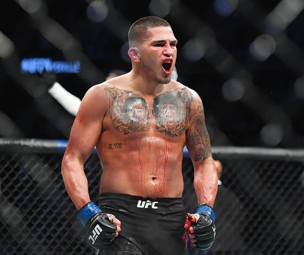 Топового полусредневеса UFC вырубили ударом супермена &ndash; он ничего не помнит