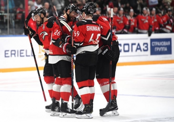 «Барыс» решил ответить «Авангарду» на грубость. И получил 5 шайб