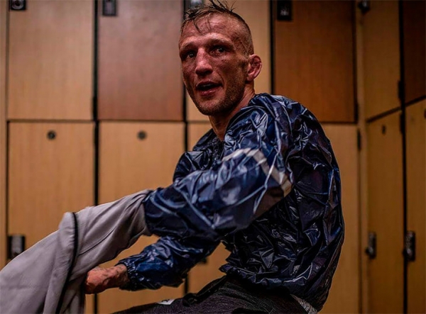 В UFC допинговая сенсация: попался чемпион, на которого никто и не мог подумать