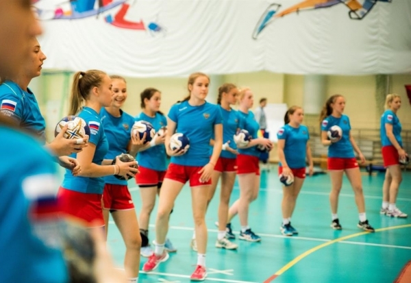 Трех юных гандболисток из Ростова пригласили  в сборную России U17 