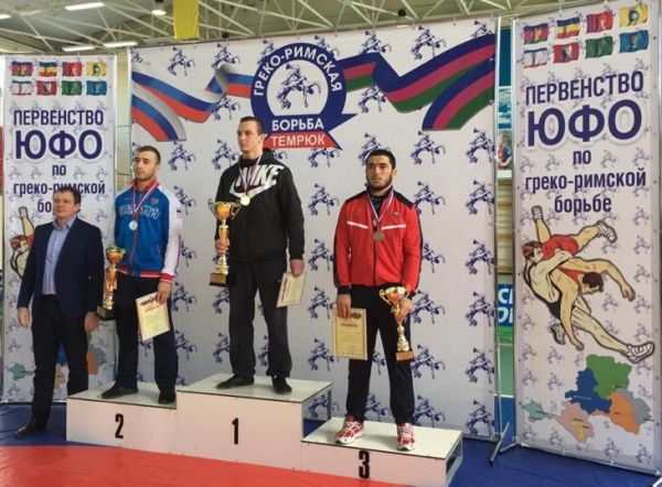 Ростовские борцы завоевали 14 медалей первенства ЮФО