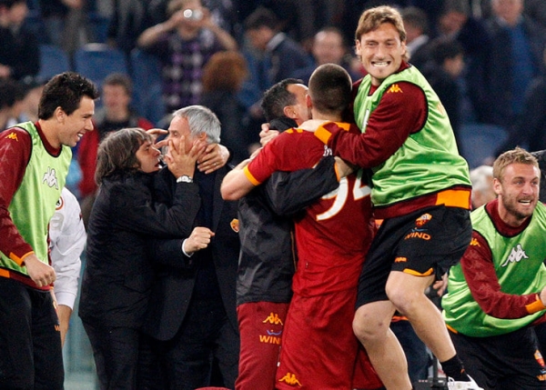 В 2010-м Раньери убрал Де Росси и Тотти в перерыве римского дерби. Сработало