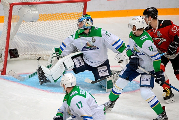 Метсола пропустил четыре гола впервые за 2,5 месяца. И снова от Омска