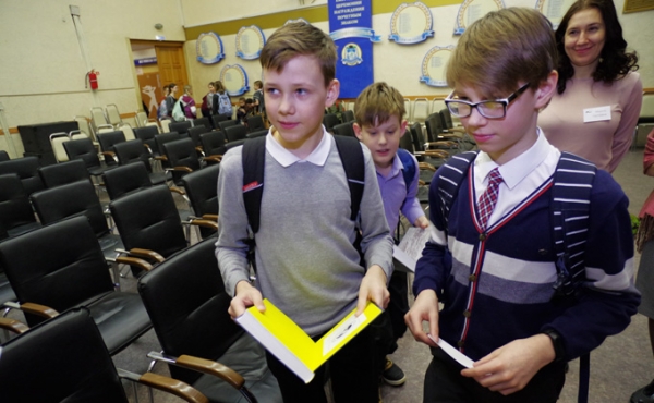 Депутаты создают очереди в библиотеках