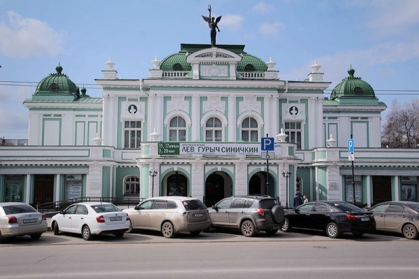 На &laquo;Золотую маску&raquo; в Омск приедут Яковлева, Дапкунайте и звезда &laquo;9 роты&raquo;