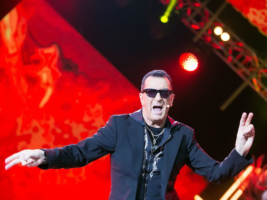 Буйнов посоветовал Пугачевой не втыкать себе перья в разные места