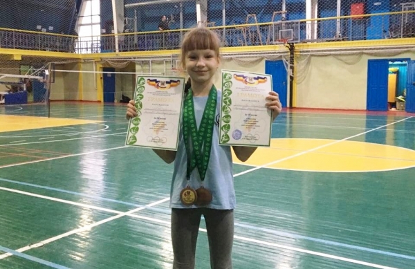 Юные ростовские спортсмены успешно выступили на Первенстве области по бадминтону