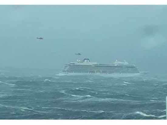 Опубликовано видео с терпящего бедствие лайнера близ Норвегии
