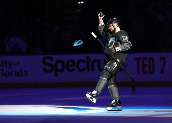 Кучеров — хоккейный маньяк. Разбирает свои действия прямо по ходу матча