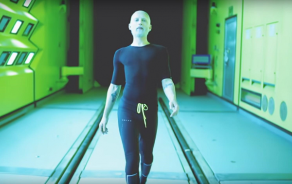 Кончита Вурст в мужском образе выпустила новый клип