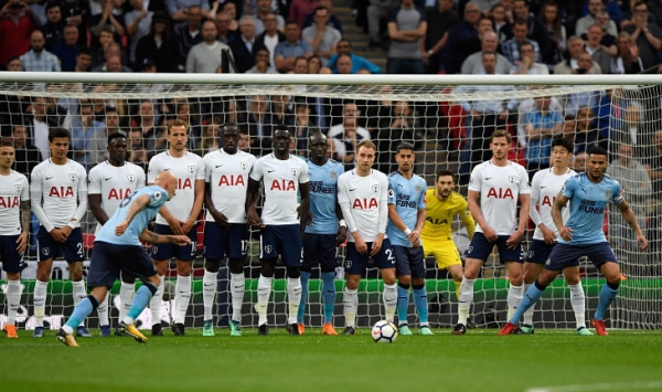 В правила игры в футбол внесли 7 изменений. Больше нельзя вставать в стенку соперника