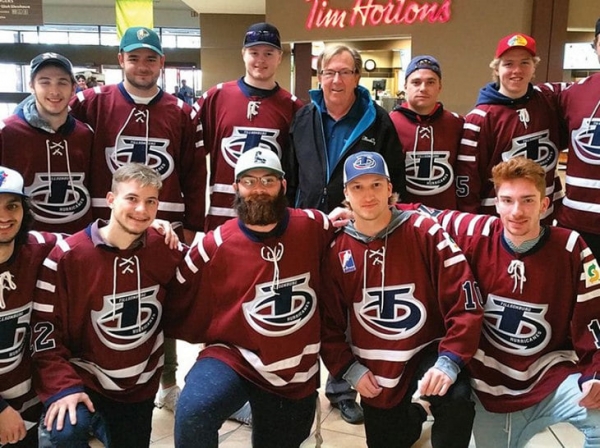 «Если ты вернешься в Россию, то не хочу больше слышать о хоккее». Игрок рискнул всем, чтобы продолжить карьеру