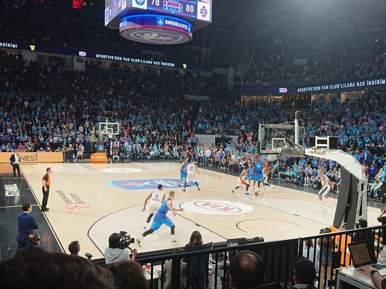 Туман и турок Атаман: баскетбольный ЦСКА вырвал победу в Стамбуле