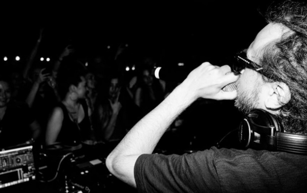 Отец Децла рассказал о врожденном заболевании сына