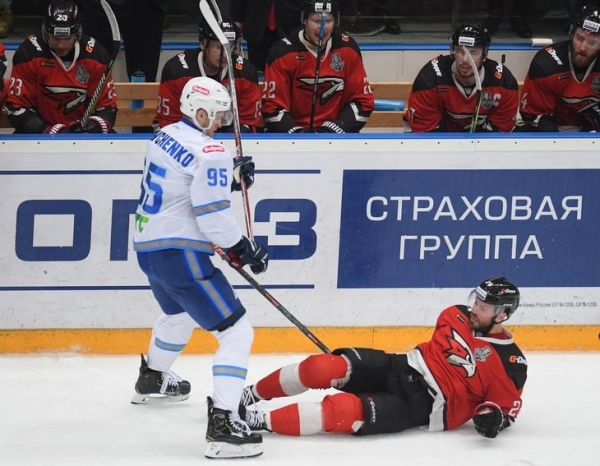 «Барыс» решил ответить «Авангарду» на грубость. И получил 5 шайб