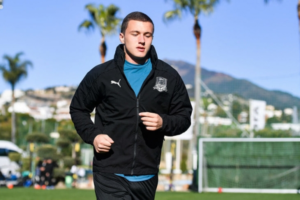 В «Краснодаре» переполох. Клуб уверен, что на Игнатьева плохо влияют агенты, игрок называет новости о машине ересью