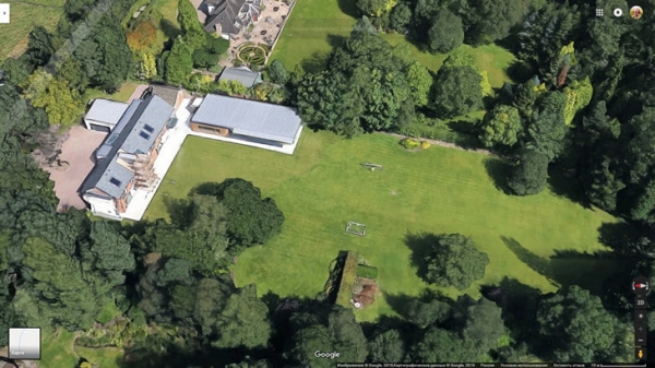 Сульшер не может заехать в свой особняк в пригороде Манчестера – там живет ван Дейк