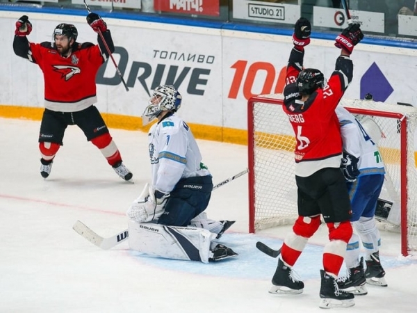 «Барыс» решил ответить «Авангарду» на грубость. И получил 5 шайб