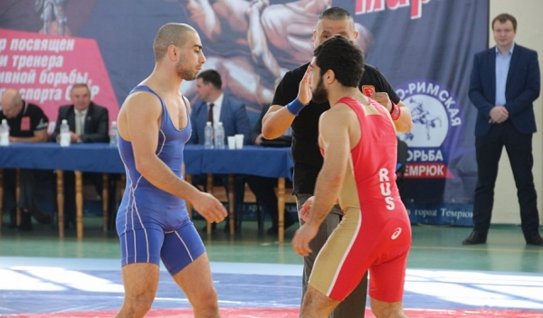 Ростовские борцы завоевали 14 медалей первенства ЮФО