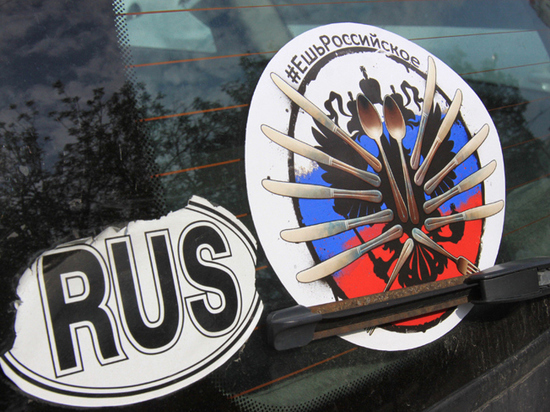 Новая торговая война России и Белоруссии: ввоз "санкционки" оплатит потребитель