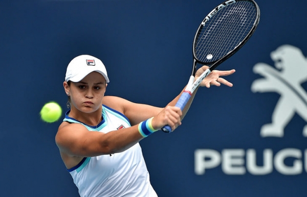 В женском финале Майами было два героя: Барти и большой линейный в золоте