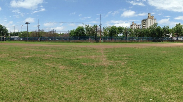 Месси начинал на ужасных полях Росарио, а значит, заиграл бы и дождливым вечером в Стоке