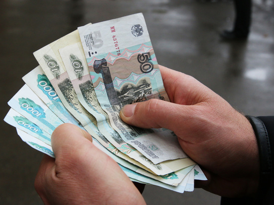 Перспективу общего российско-белорусского рубля оценили экономисты