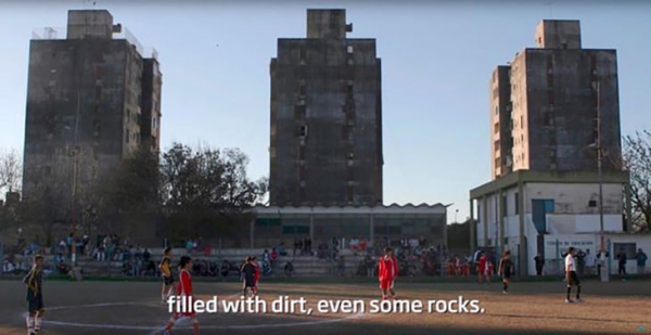 Месси начинал на ужасных полях Росарио, а значит, заиграл бы и дождливым вечером в Стоке