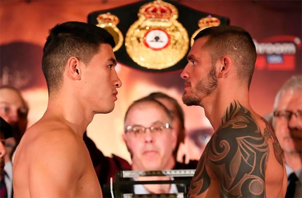 Бивол побил Смита и сохранил титул WBA