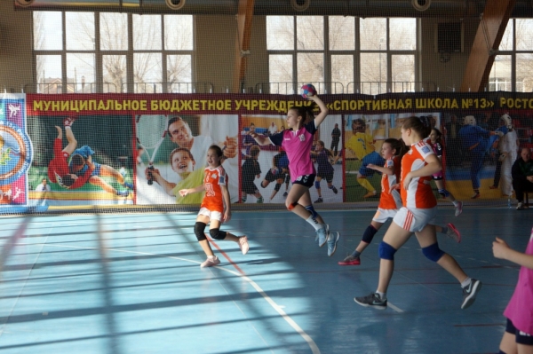 Олимпийская чемпионка Анна Вяхирева дала старт детско-юношескому гандбольному турниру «Донская весна»