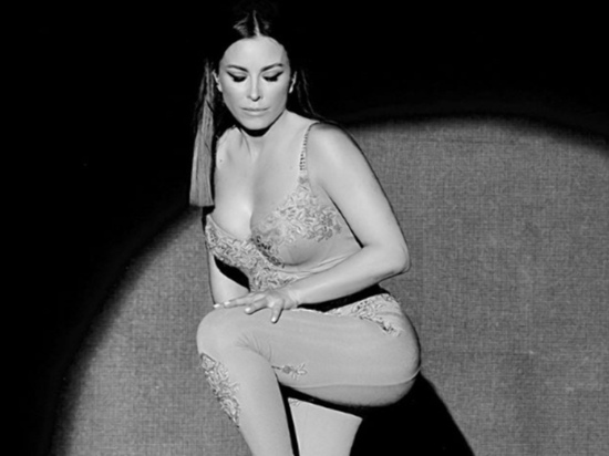 Ани Лорак раскритиковали за фото в обтягивающем белье: «как на панели»