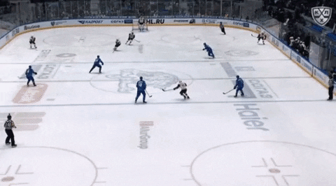 &laquo;Авангард&raquo; забил броском из своей зоны. Чудинов снова это сделал