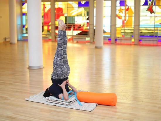 Тренер по йоге из Волгограда: айенгара поможет при мигрени