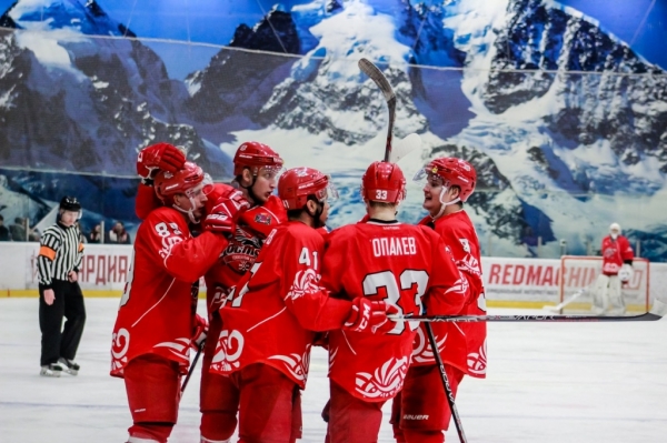 «Кондоры» стартуют в плей-офф матчами с «Красноярскими Рысями» 