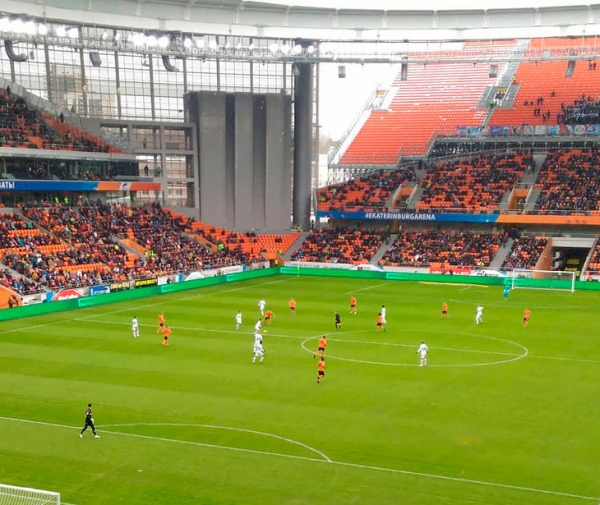 Как же печально выглядят трибуны РПЛ в холод