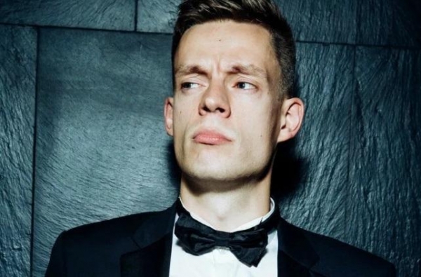 Мать и брата журналиста Юрия Дудя избили в Москве - СМИ