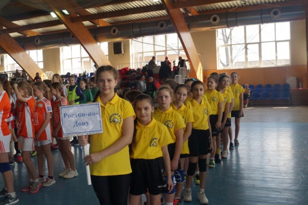 Олимпийская чемпионка Анна Вяхирева дала старт детско-юношескому гандбольному турниру «Донская весна»