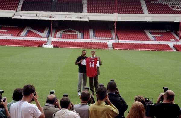 Номера на футболках важнее имен. Игроки берут их в честь кумиров детства и добавляют в названия брендов