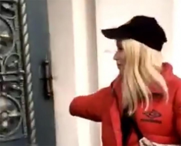 Полиция заинтересовалась ростовчанкой, плюнувшей на дверь храма в Ростове