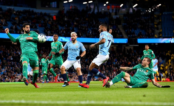 «Сити» снова победил, но, кажется, забил первый гол из офсайда. Гвардиола даже извинился