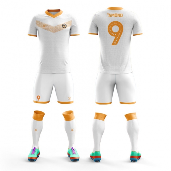 50 фунтов &ndash; за имя на футболке. Английский клуб делает классную форму и помогает своему игроку